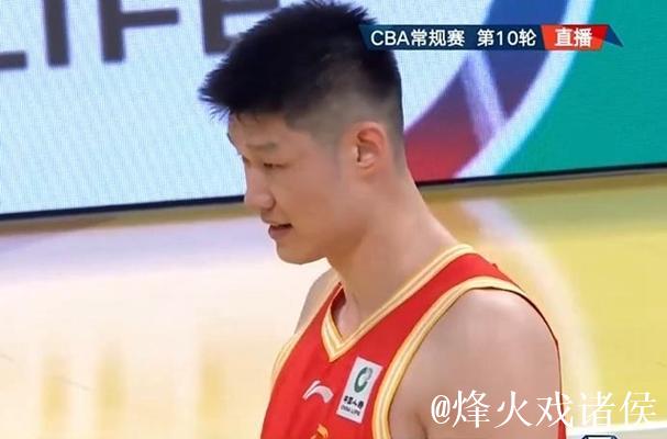 胡金秋16+6布朗轮休 北京单节7分遭广厦双杀 胡金秋16+6布朗轮休 北京单节7分遭广厦双杀